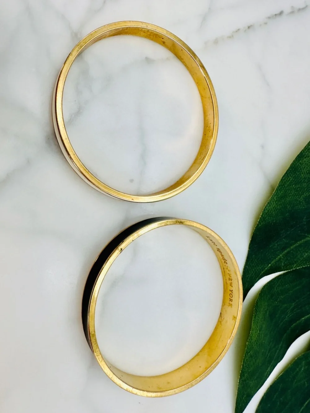 KATE SPADE Gold Tone Bangle Bracelet Set with Black and Cream Enamel 7 3/4” 8” - Picture 6 of 10